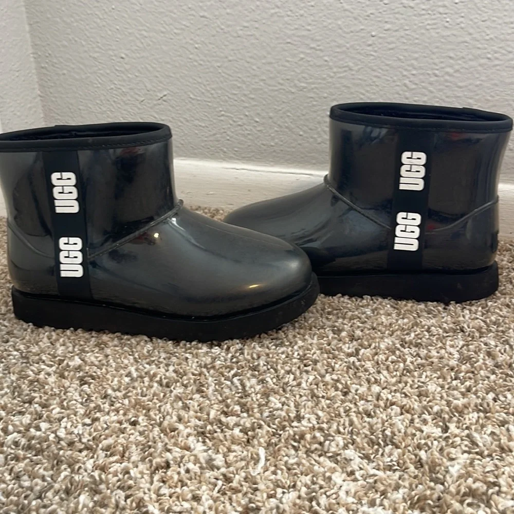 UGG Classic Boot Clear Mini Waterproof Size 5 Black - Picture 3 of 14